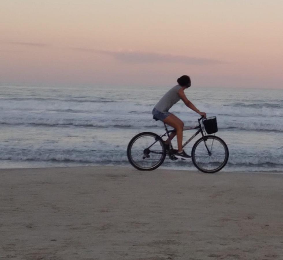 Casa aconchegante em Garopaba,térreo, à 5 minutos de carro do mar e centro Villa Esterno foto